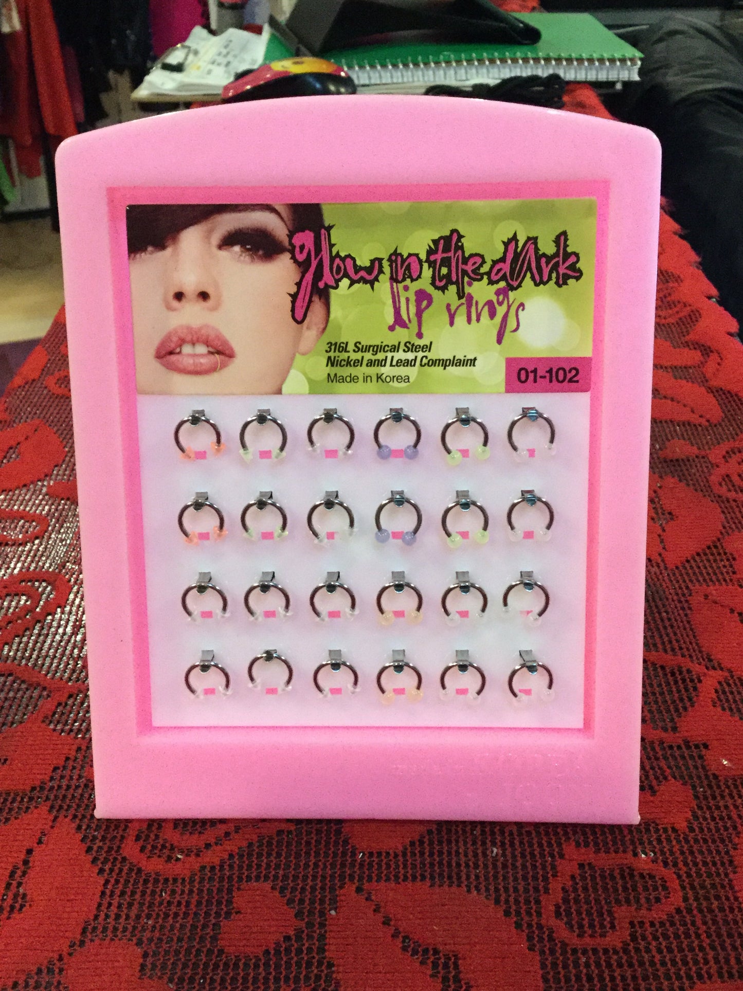 Glow In The Dark Lip Ring✔️✔️
